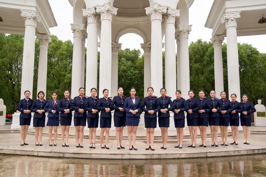 上海工商外国语职业学院2022年招收空中乘务专业考生面试须知