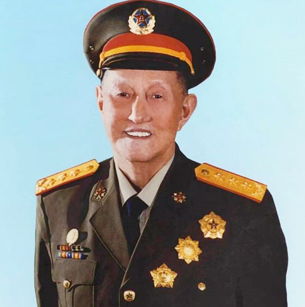 丰满水库四个孩子(2002年洪学智到吉林休养时,向组织