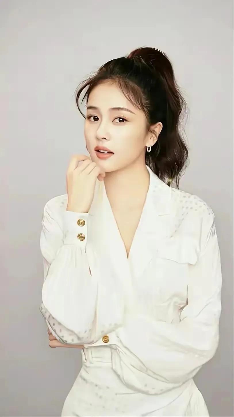 张天爱、杨幂杂志大片，清纯唯美，炫彩多姿