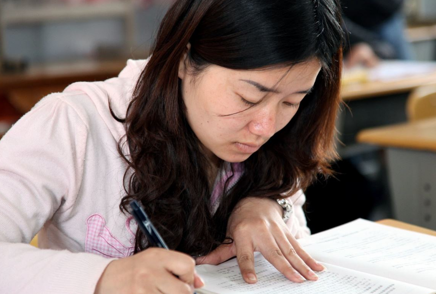 公务员政审有新规，部分学生或被限制通过，笔试成绩好也无济于事