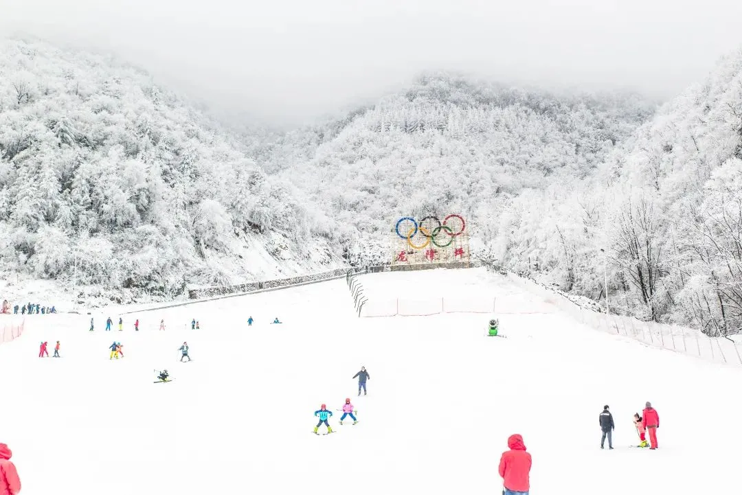 武汉有滑雪场吗(武汉周边竟然有这么多滑雪场！你去过吗？)