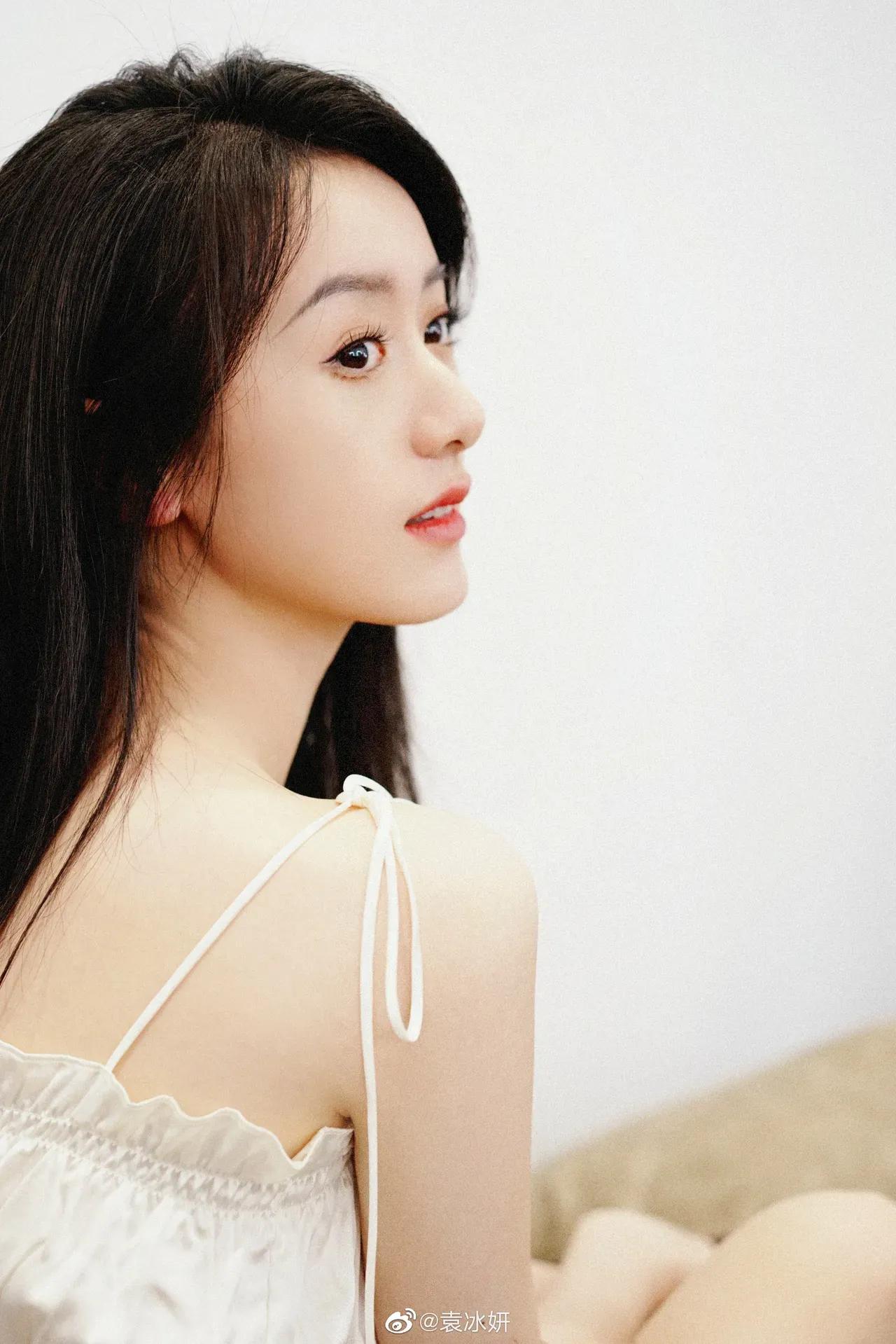 张天爱、杨幂杂志大片，清纯唯美，炫彩多姿