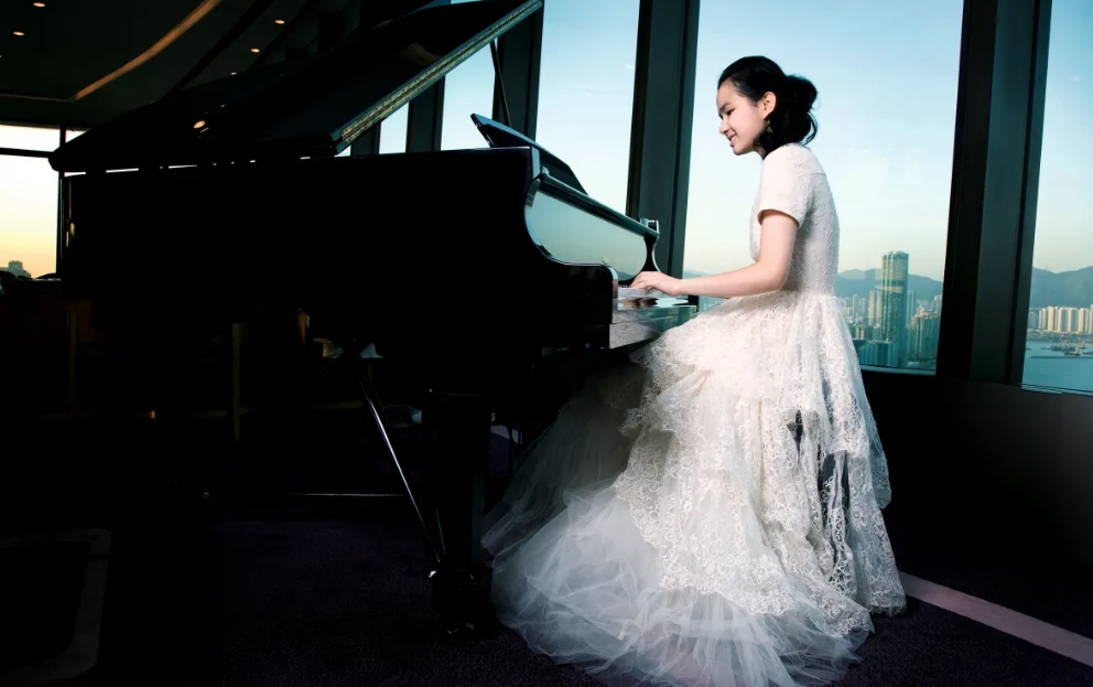 七一晚会15位女星一道风景线：汪明荃牡丹裙华贵，孟庆旸又出圈了