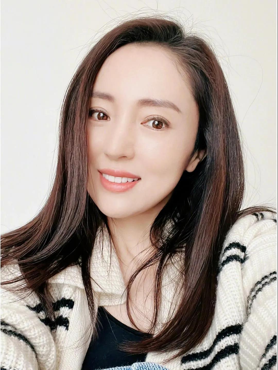 明星美图壁纸：董璇，优雅动人，太好看了