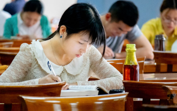 大学里“先苦后甜”的3个专业，学习过程很辛苦，就业时让人羡慕