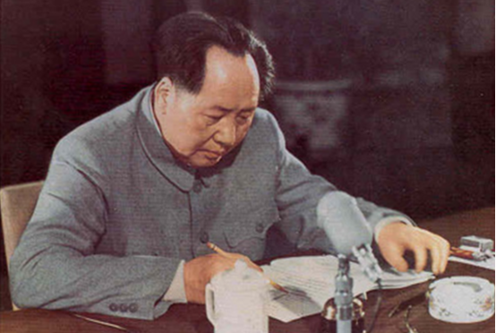 49年，陈嘉庚受邀进京，和毛主席叙旧：答应你的两件事，我都做了