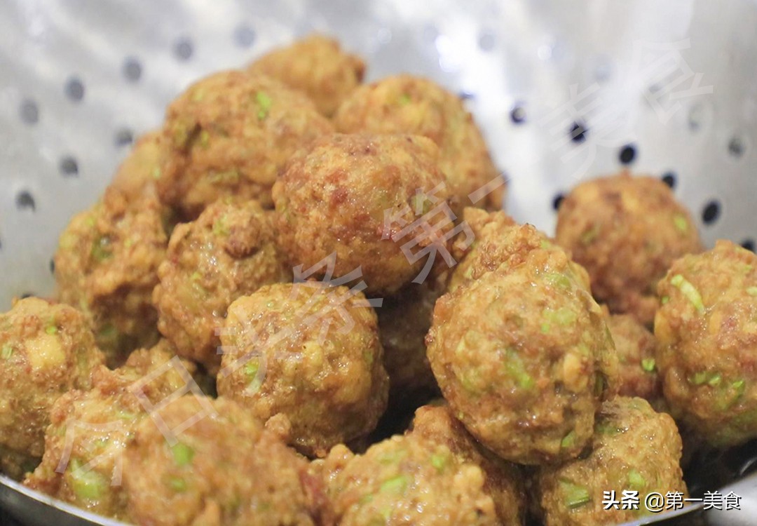 家庭豬肉丸子的做法,家庭豬肉丸子的做法,簡單又好吃