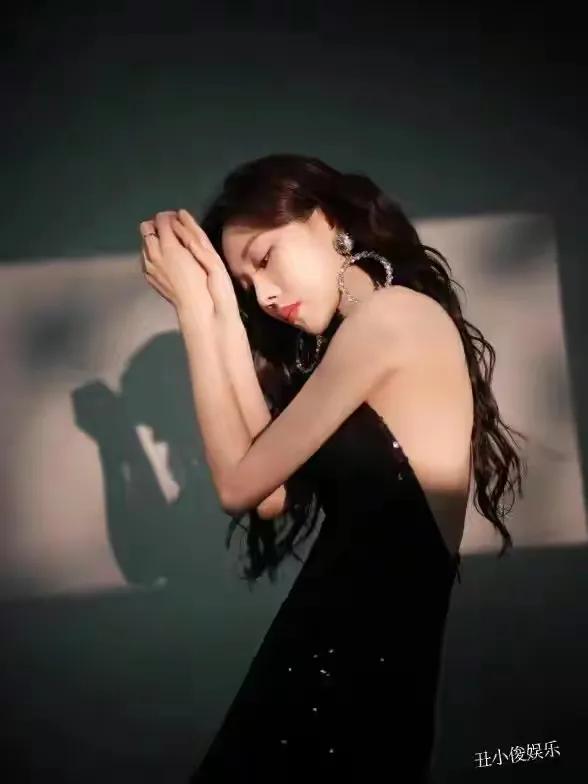 高圆圆、古力娜扎、蔡文静美图大赏，微微一笑很倾城