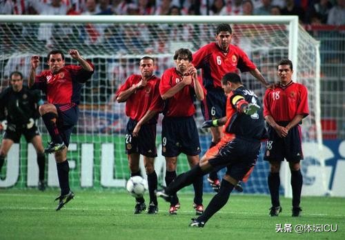 98年卡福为什么没参加世界杯(太难选啦！盘点1998年法国世界杯最好的1号-11号球员)