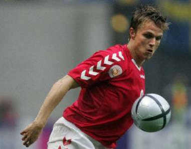 2004世界杯在哪个国家举行（2004年欧洲杯：冷门与颠覆齐飞，青春共激情一色）