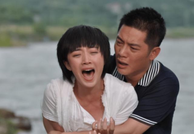 戏里"父女"戏外是夫妻,相差10岁却因戏生情,如今儿子已11岁