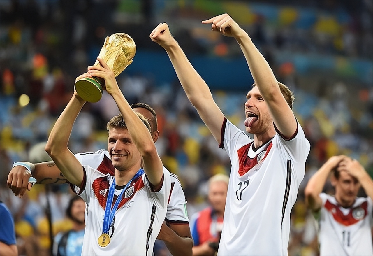 俄罗斯世界杯为什么没有德国（四星战车耻辱出局！从勒夫到弗利克，拜仁模式为何救不了德国？）