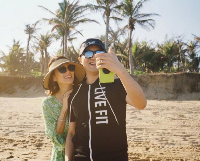 章子怡辟谣离婚喊话汪峰维权，黄安道歉表示不怕被告，账号被禁言