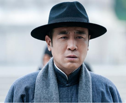 “大器晚成”于和伟：母亲反对他演戏，姐姐卖钢琴送他去戏剧学院