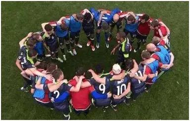 世界杯闭幕式为什么先举行（足球世界杯为什么令全世界疯狂？之一早期足球用膀胱or头骨做的？）