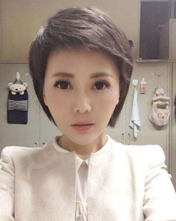 央视主持人柴璐：45岁至今未婚，事业成为她婚姻路上的绊脚石