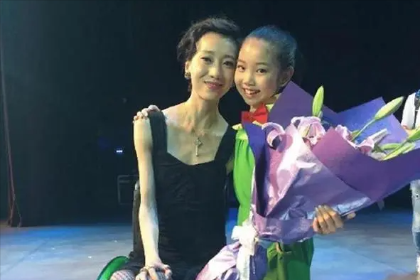 刘岩的终身残疾，让张艺谋自觉亏欠，为何被郎昆视为“烫山芋”？