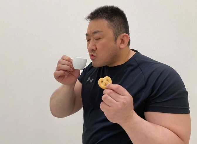 韩国男头像高清冷酷(猛男马东锡的头像,竟然能"艳压"神仙姐姐,这究竟