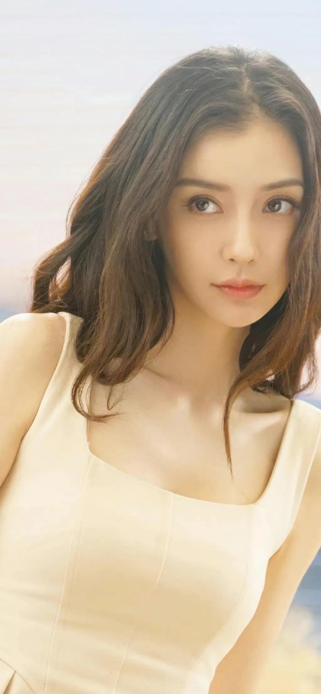 明星系列：这么漂亮的杨颖，不知道黄晓明怎么就不要了呢？