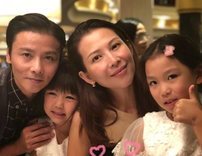 袁咏仪为儿子言论不当道歉！港星定居内地后，星二代们在哪上学？