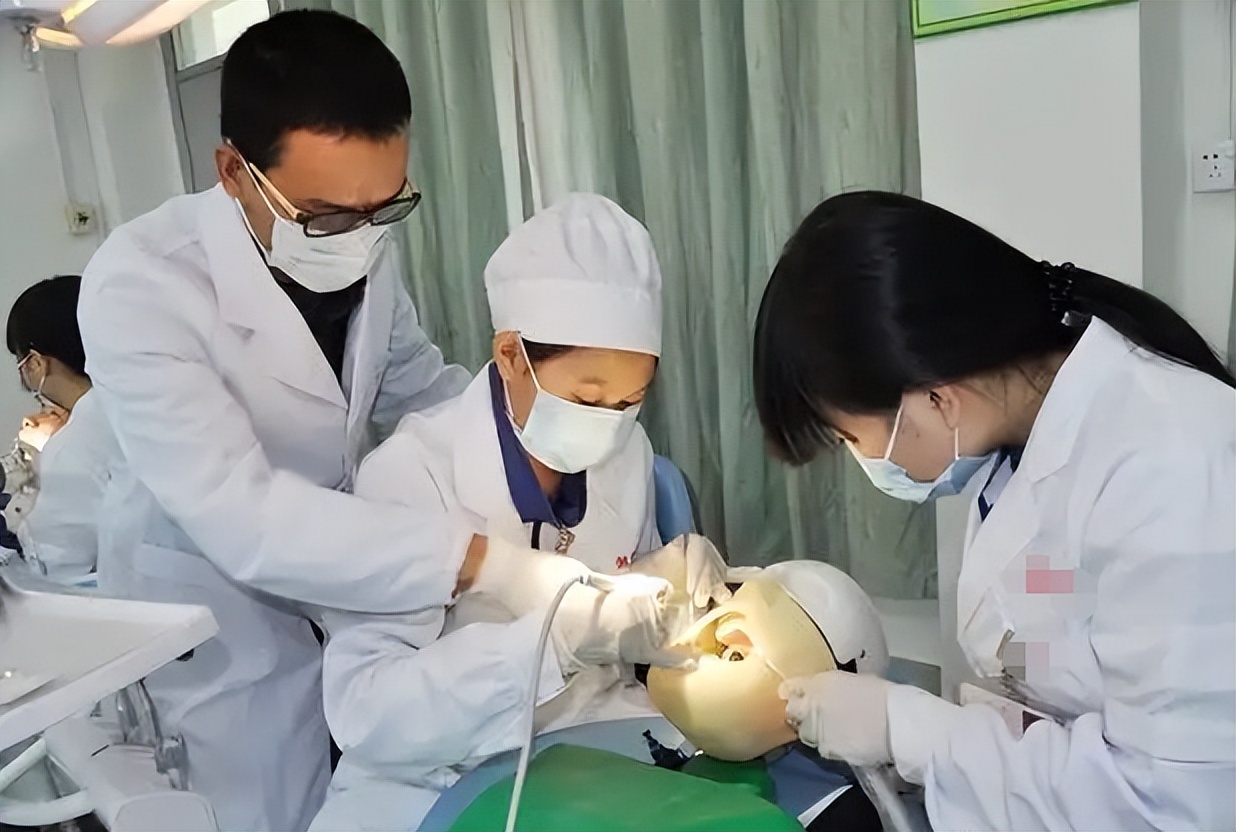 适合普通家庭学生选择的6个专业，好就业收入高，发展前景也不差