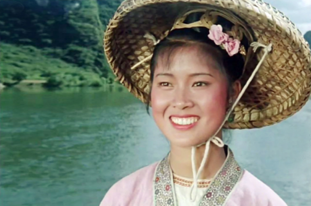 "刘三姐":现实中嫁给了"阿牛哥",恩爱50年,幸福美满