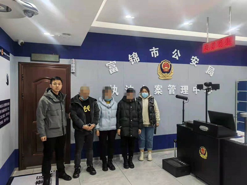 街边扫码领礼品骗局（街头扫码送礼品骗局）