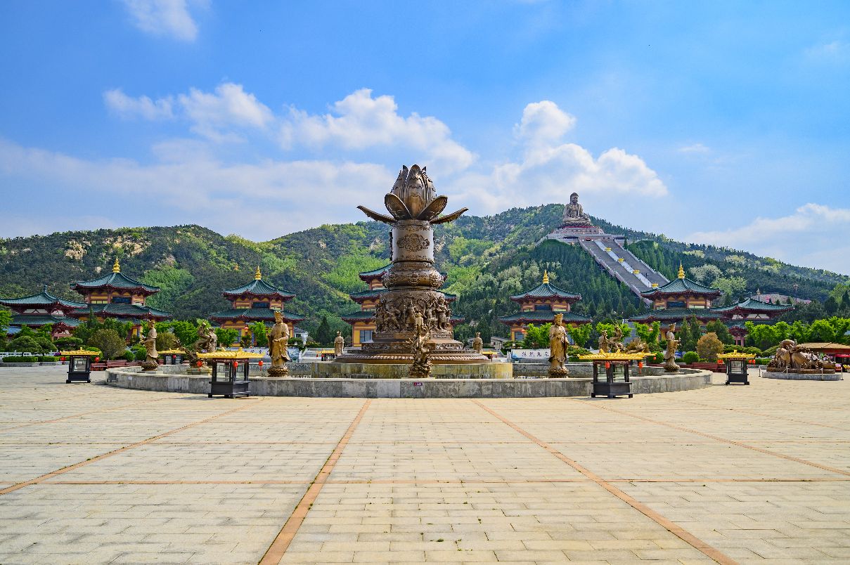 龙口:龙口人民公园,南山旅游风景区,龙口滨海旅游度假区,黄水河湿地