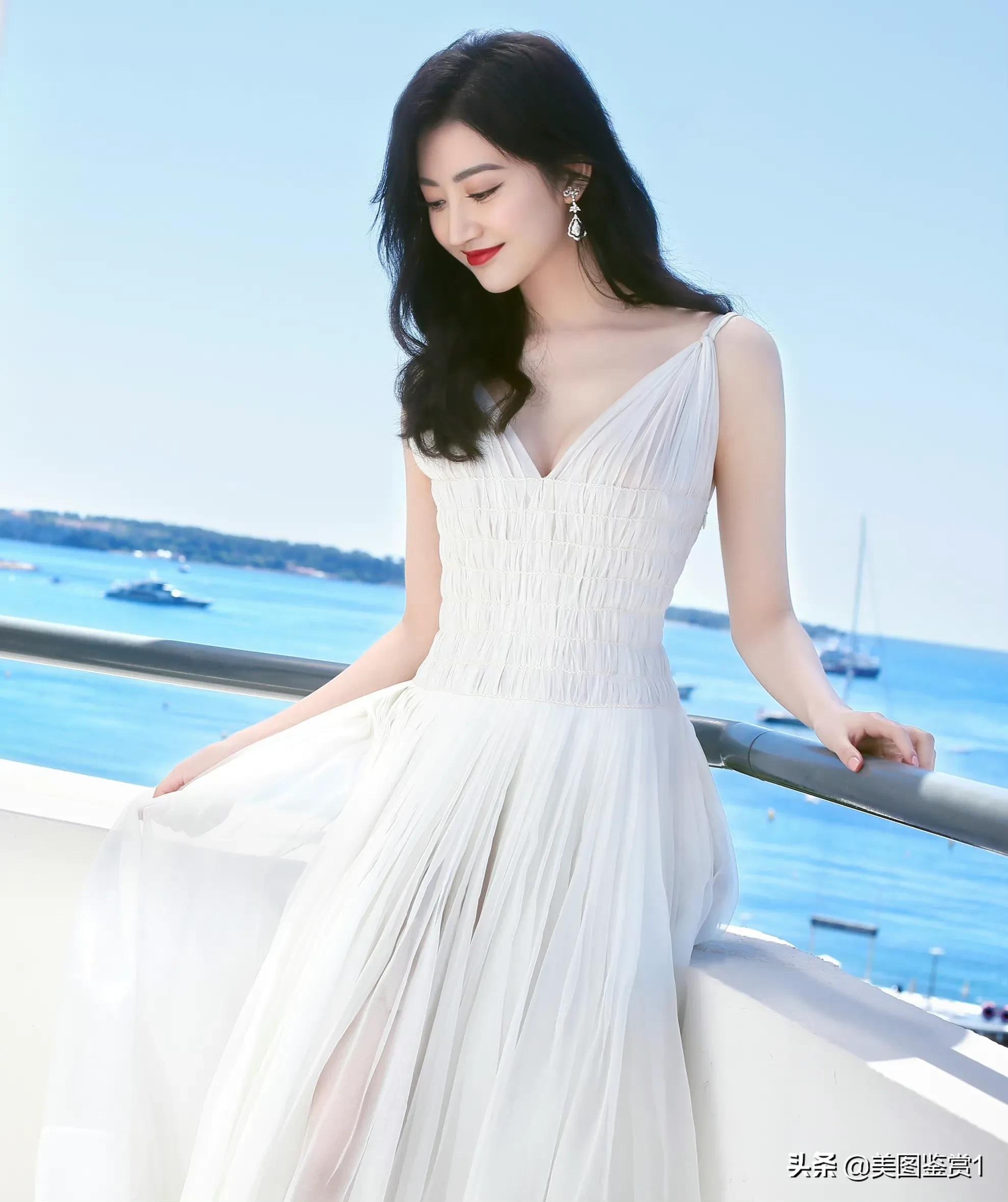 景甜 犹抱琵琶半遮面