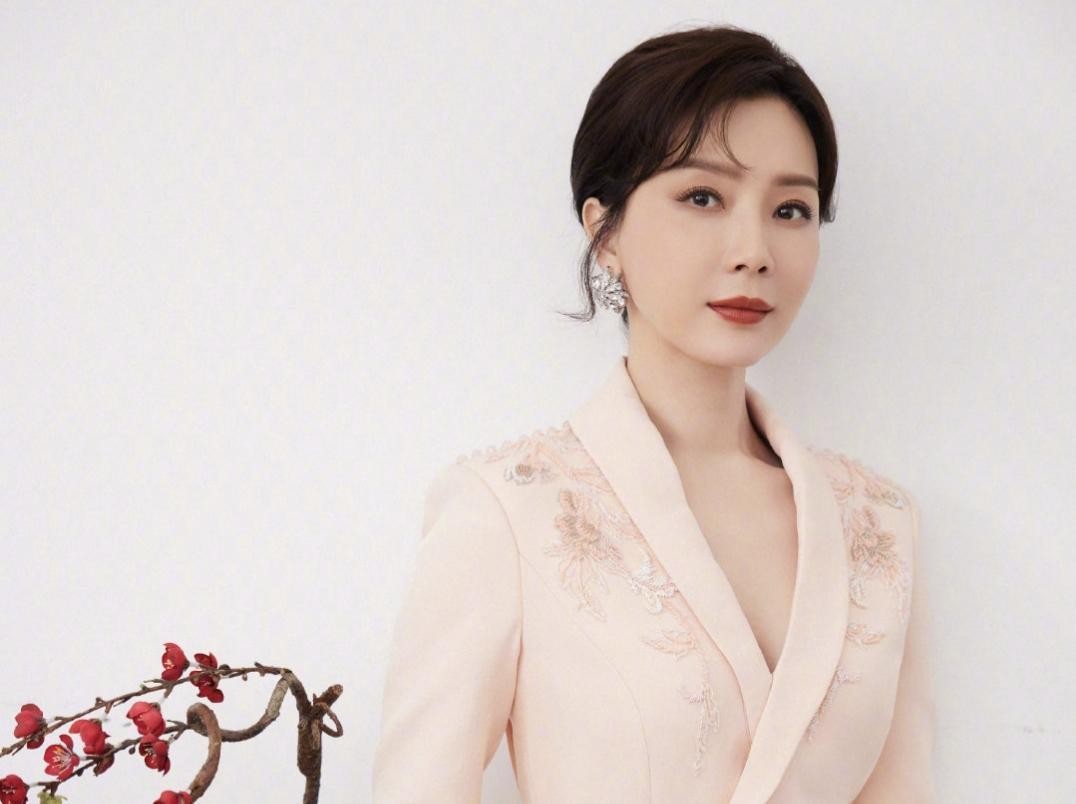 越老越有魅力的女明星，我只服这12位！连鱼尾纹都充满着女人味