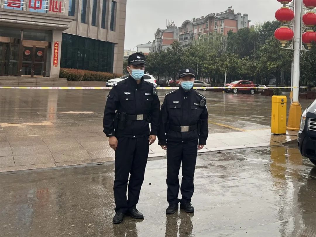 浉河：“疫”線最美“警察藍”，防控疫情顯擔當