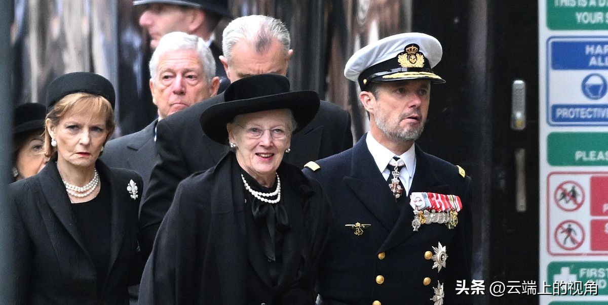 英国女王伊丽莎白二世（欧洲王室皆亲戚，他们和英女王都是什么关系，好心送葬却闹乌龙）