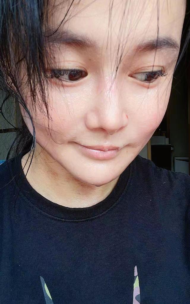 邹市明娇妻晒减肥照惊艳(邹市明娇妻晒减肥后素颜照!