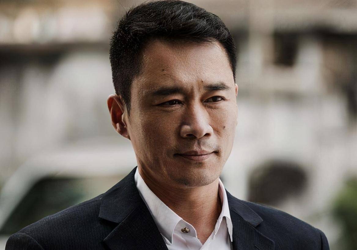 醒醒吧!拜托某些人就别演中国军人了,这7位演员扮起来才像军人