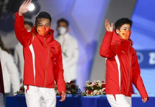 10位让人无比感动的运动员，贾宗洋腿上22根钢钉，武大靖双脚变形