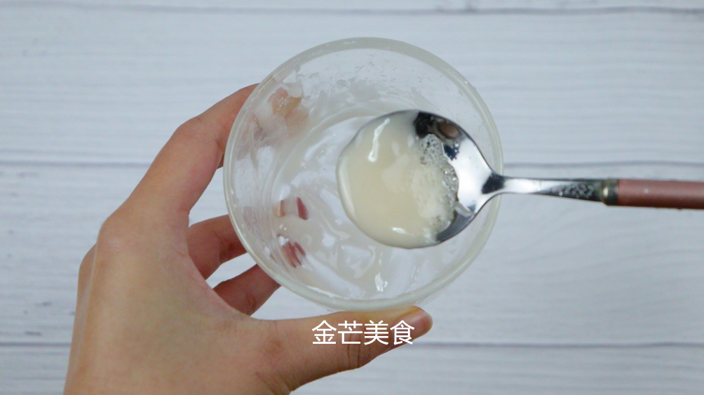 手上褶皱越来越多？教你一个简单好用的小方法，简单实用又省钱
