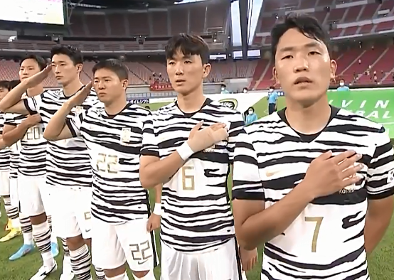 世界杯韩国名次(3-0！韩国队狂飙，19年纪录诞生，反超日本队登顶，国足仍排第三)