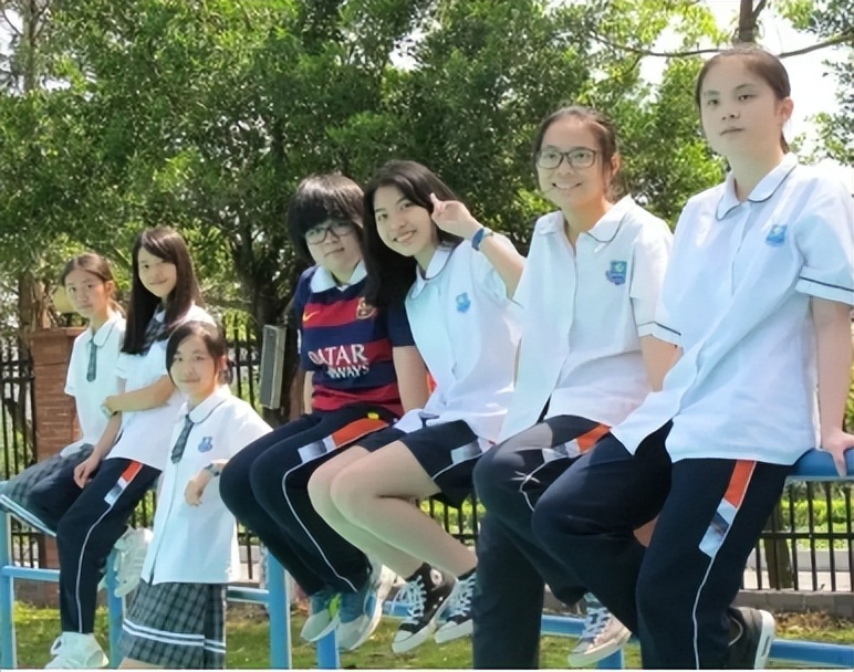 初中生"毒友谊"悄然出现,比"早恋"危害更大,家长还一无所知