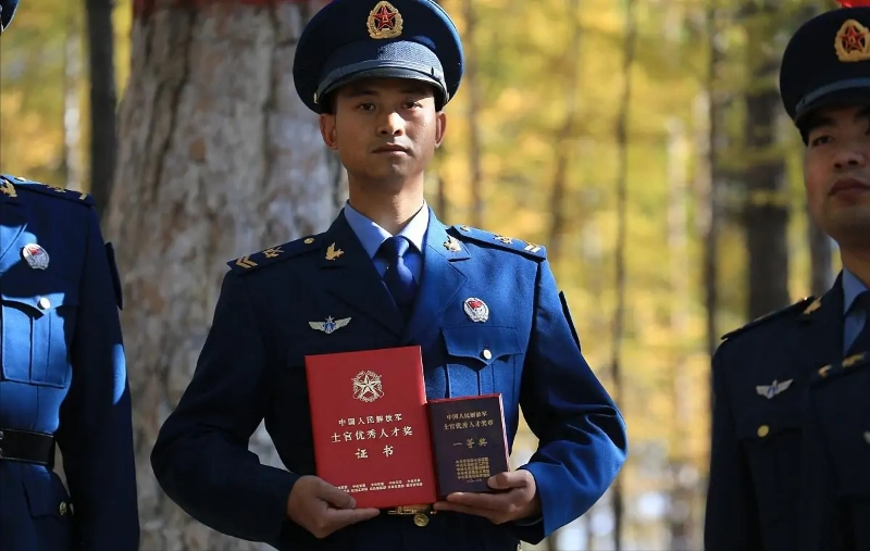 2022年大学毕业生直招军士入伍，有5大优势，建议了解