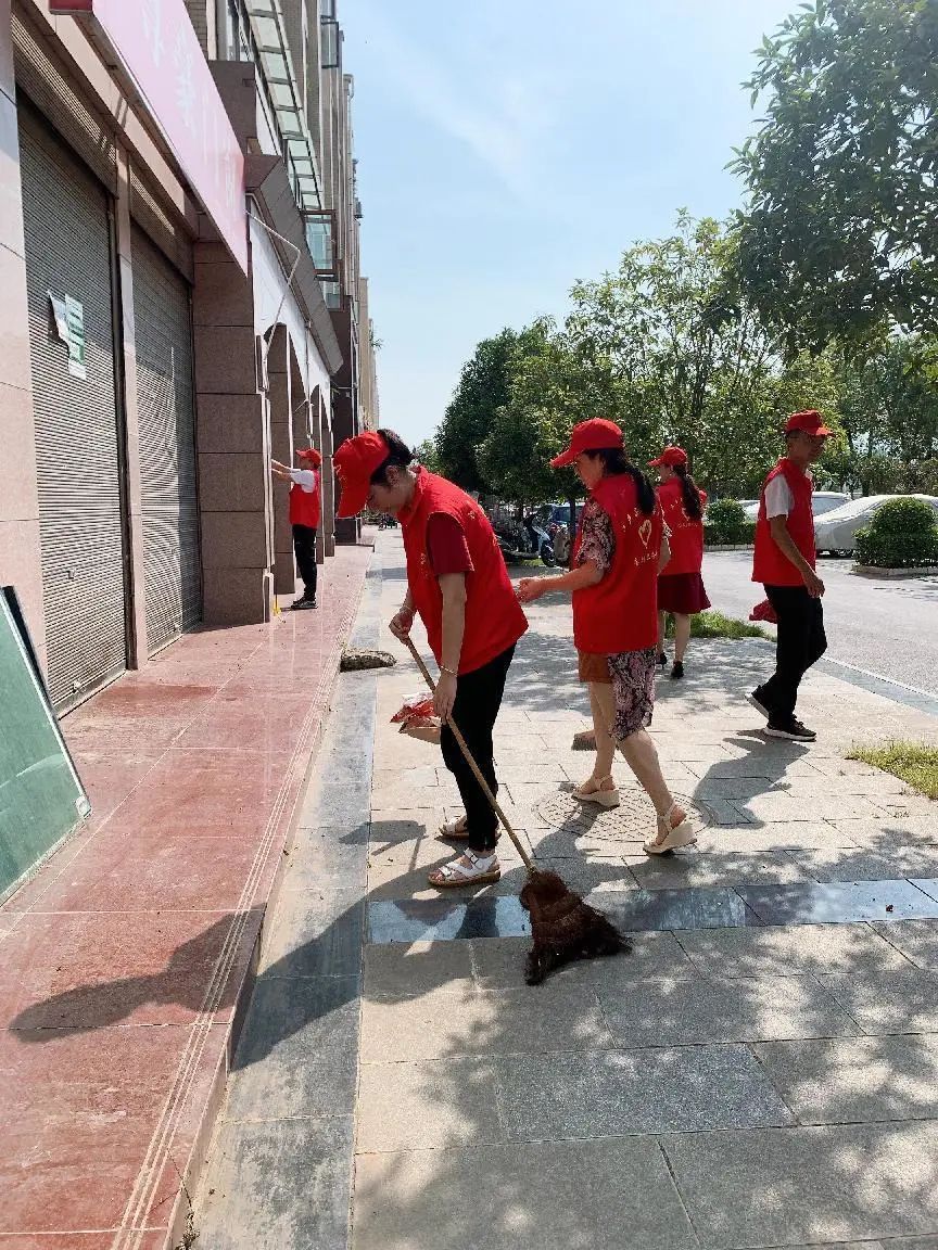 文明见于细节创建从我做起西乡县退役军人志愿者服务队开展夏季送清凉