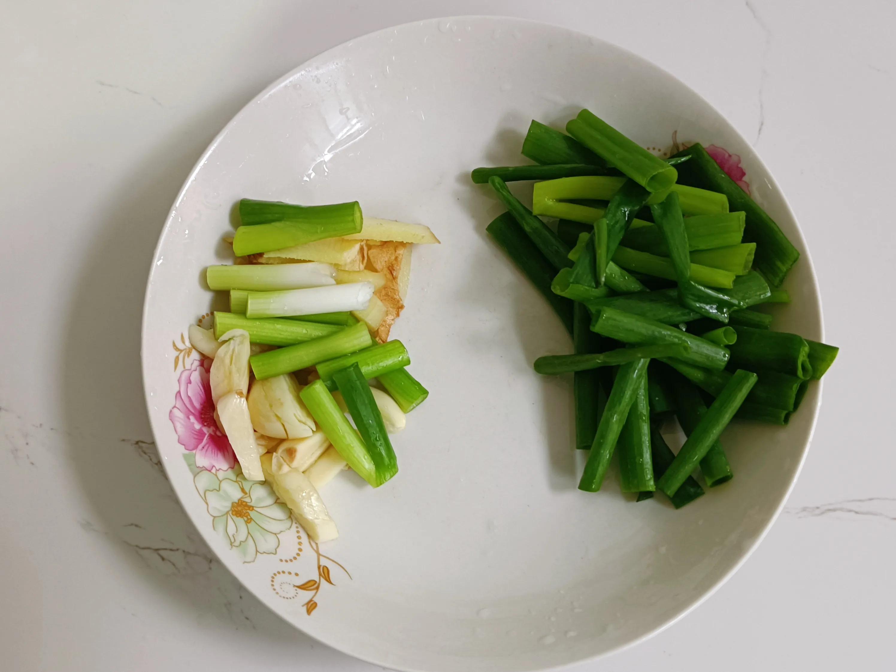 青瓜怎么炒好吃（炒黄瓜对于女人美容又养颜）