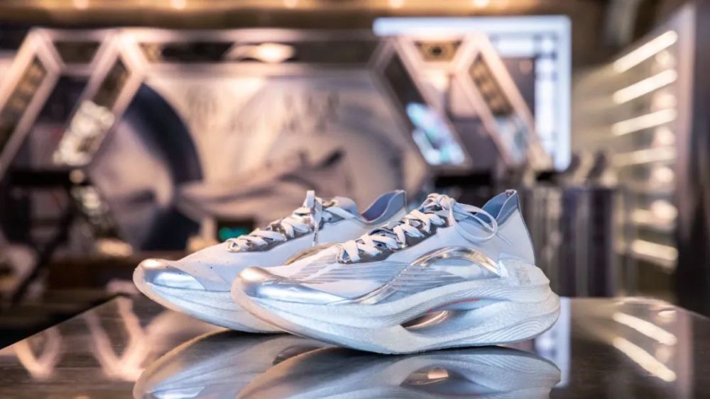 cba闪击8为什么召回（闪击8代断底被召回，休闲鞋被质疑抄袭，李宁又翻车了么？）