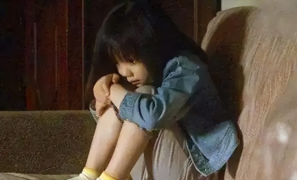 滚油灌进女儿嘴里，更把骨灰肆意践踏，恶魔母亲至今毫无悔意