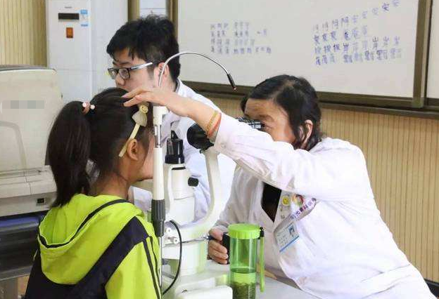 中考迎来新变动，学生“近视”也可能被扣分？部分地区已实施