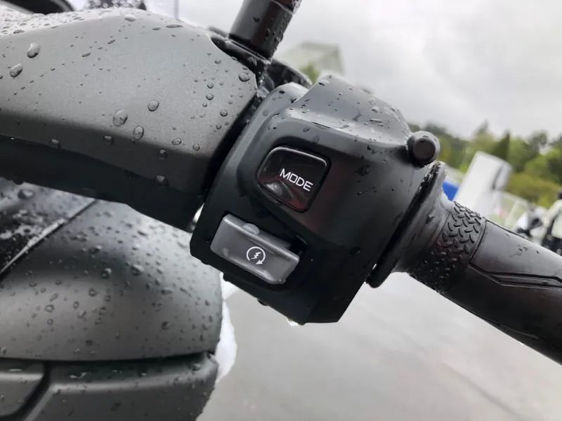 3倍NMAX扭矩的雅马哈电动踏板E01路测曝光，时代变了？