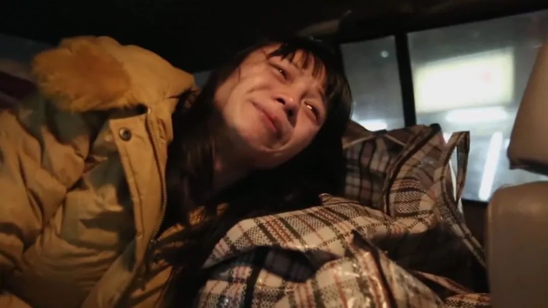 为爱“变性”李二毛，上半身是女下半身是男，后被抛弃惨死出租屋