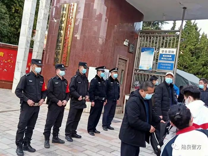 守护天使 陆良警方全力护航春季校园入学