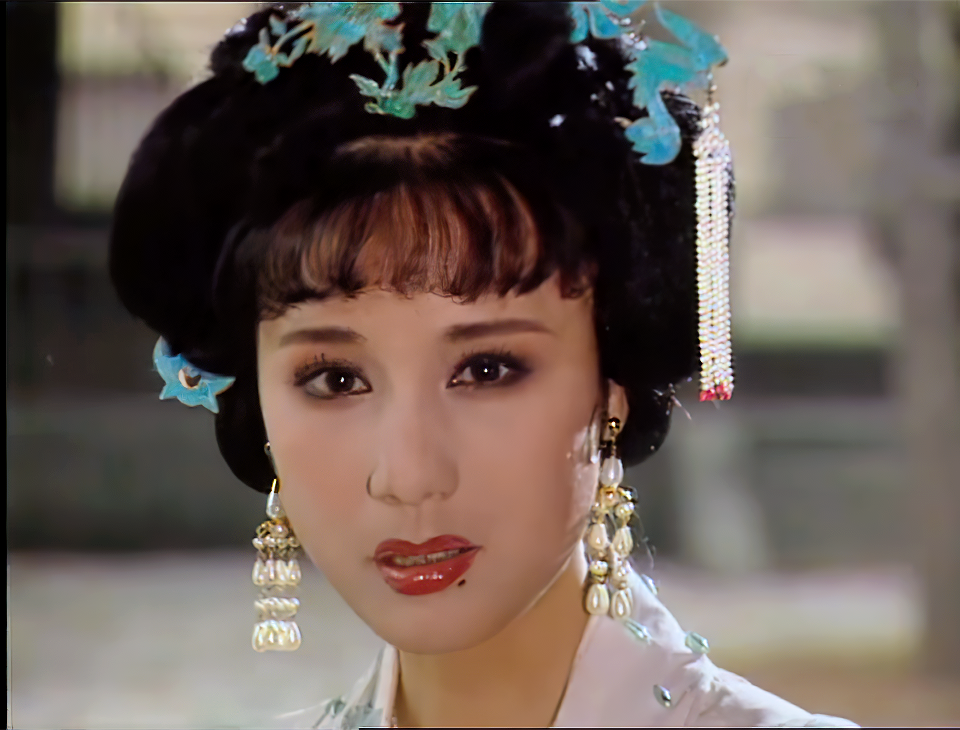 但老一辈的人应该很清楚她,毕竟她倾国倾城的外貌可迷倒了不少观众