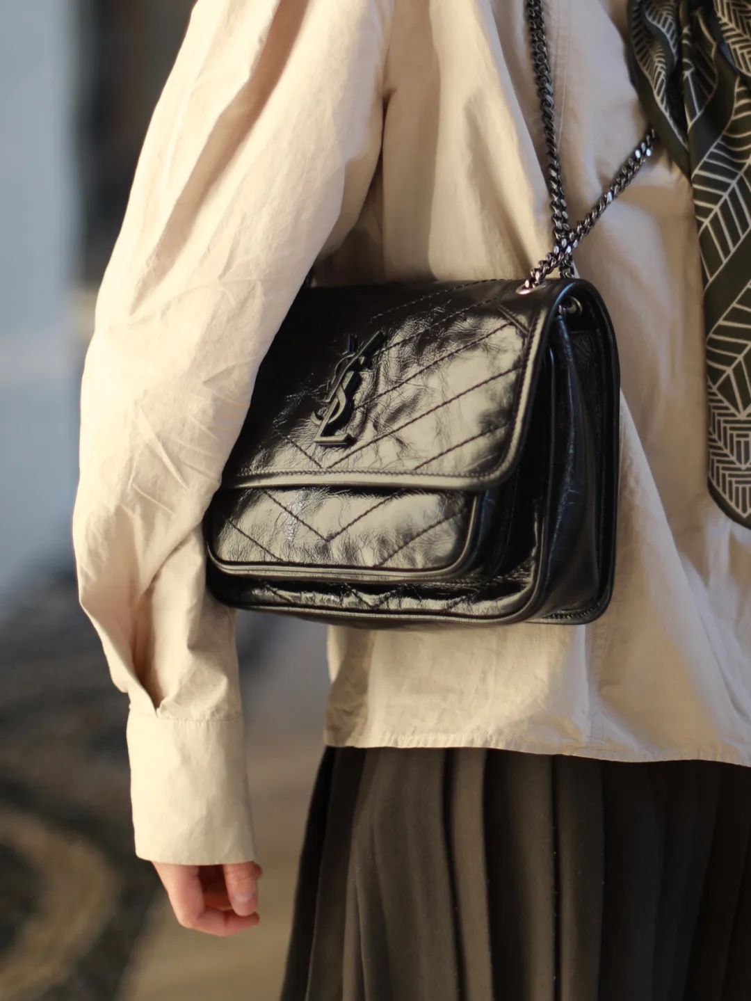 圣罗兰ysl niki让你买了绝不后悔的一款,明星网红人手必备的包包