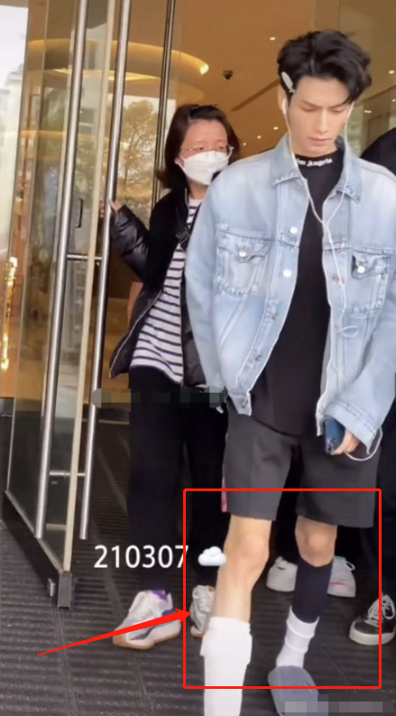 瘦到病态，动脸成瘾，切胃、剪肠齐上阵，内娱的畸形审美真可怕